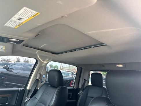 Used 2017 RAM 1500 Laramie AWD/4WD image 9