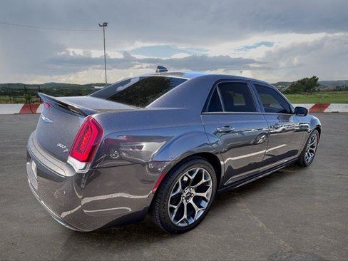 Used 2018 Chrysler 300 S w/ 300S Premium Group RWD image 5