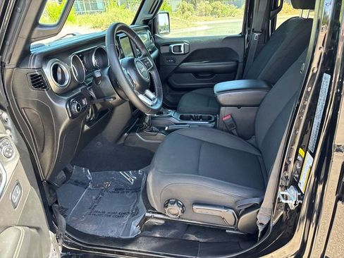 Used 2023 Jeep Wrangler Unlimited Sahara AWD/4WD image 12