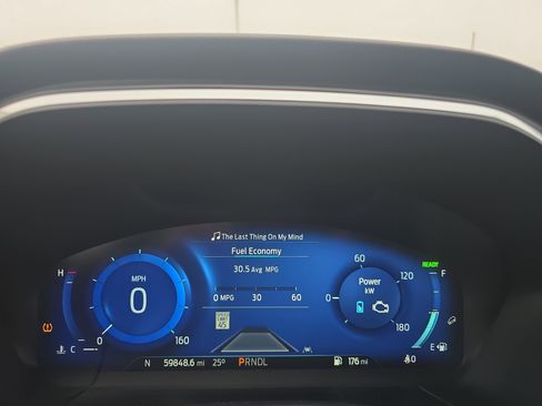 Used 2021 Ford Escape Titanium image 23