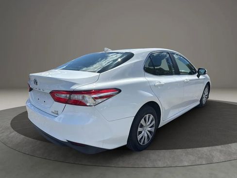 Used 2020 Toyota Camry LE w/ Fleet Convenience Package image 5