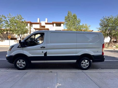 Used 2019 Ford Transit 250 130 Low Roof RWD image 5