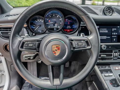 Used 2024 Porsche Macan AWD/4WD image 5