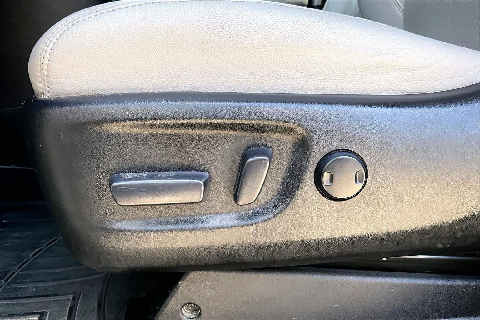 Used 2019 Toyota Sienna Limited Premium AWD/4WD image 24