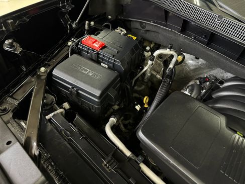 Used 2020 Chevrolet Silverado 1500 LT image 96