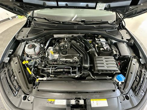 Used 2025 Volkswagen Jetta SE FWD image 35