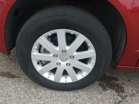 Used 2014 Chrysler Town & Country Touring FWD image 30