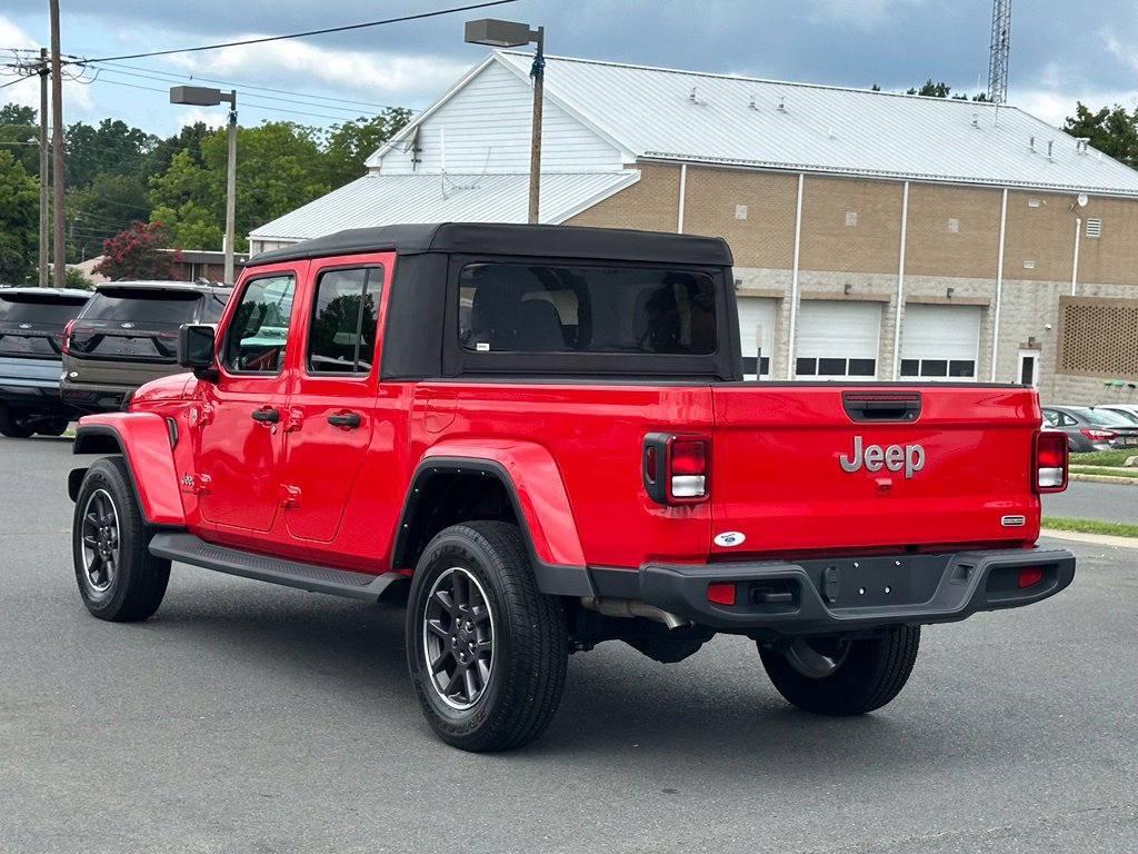Used 2023 Jeep Gladiator Overland AWD/4WD image 4