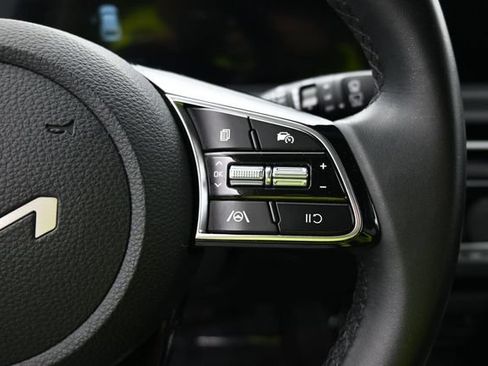 Used 2025 Kia Seltos S FWD image 19