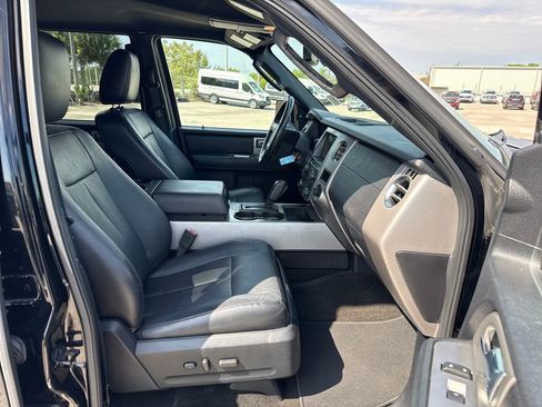 Used 2017 Ford Expedition XLT w/ Equipment Group 202A image 26
