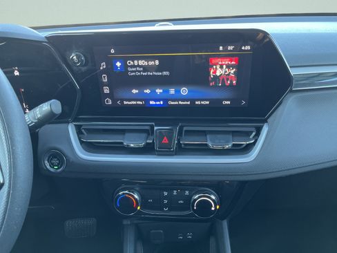 Used 2025 Chevrolet TrailBlazer LT w/ Driver Confidence Package image 27