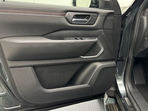 New 2025 Nissan Armada Platinum Reserve image 18