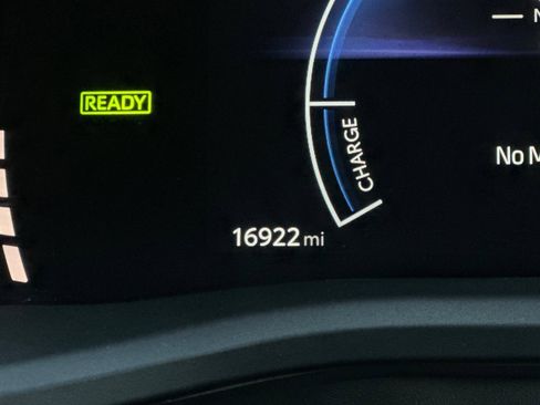 Used 2025 Toyota Camry Hybrid image 24