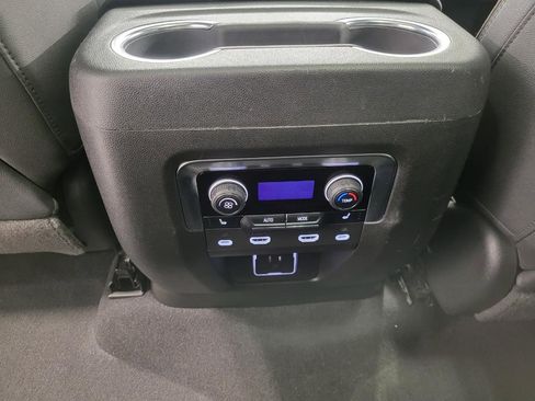 Used 2024 Chevrolet Tahoe High Country image 26