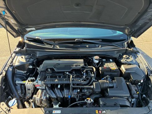 Used 2023 Hyundai Elantra SEL w/ Convenience Package image 10