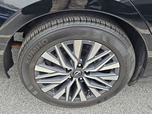 Used 2024 Nissan Altima 2.5 SV image 10