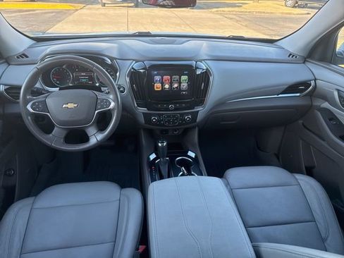 Used 2018 Chevrolet Traverse LT image 18