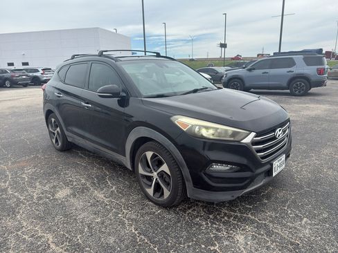 Used 2016 Hyundai Tucson Limited w/ Option Group 03 AWD/4WD image 3