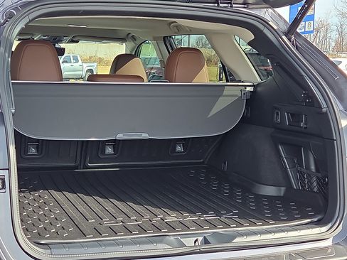 Used 2025 Subaru Outback Touring XT w/ Popular Package #2 image 9