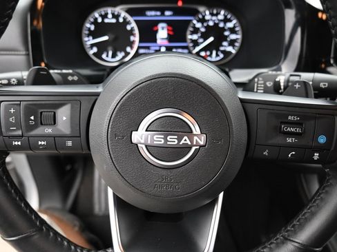 Used 2024 Nissan Pathfinder SV image 9