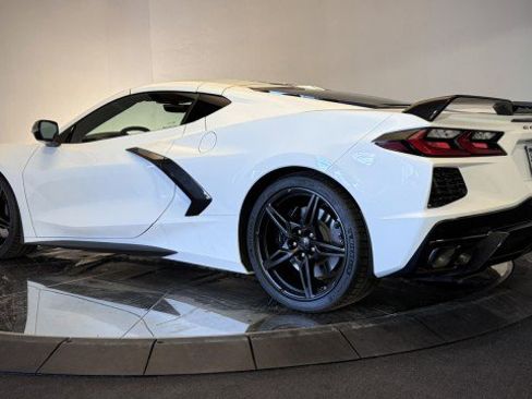 Used 2023 Chevrolet Corvette Stingray Premium Cpe w/ Z51 Performance Package image 2