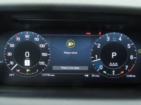 Used 2025 Land Rover Discovery Sport S image 34