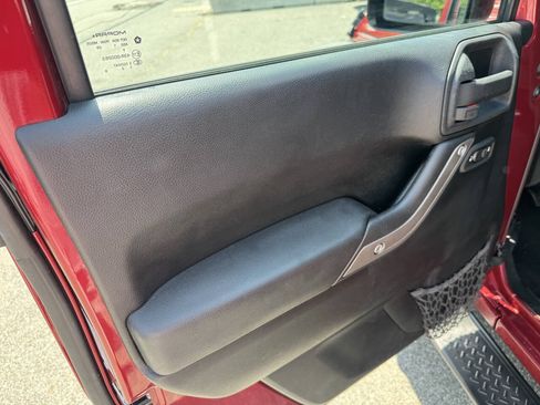 Used 2012 Jeep Wrangler Unlimited Sport AWD/4WD image 19