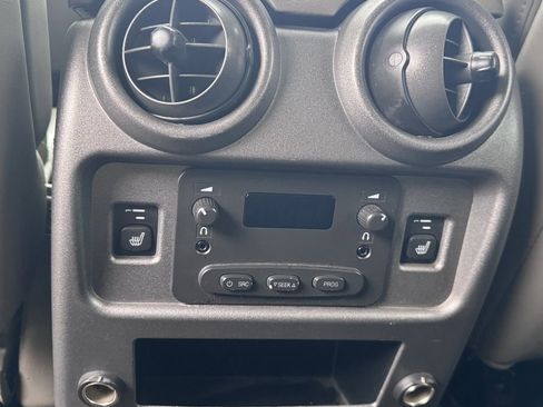 Used 2004 HUMMER H2 w/ Preferred Equipment Group image 32