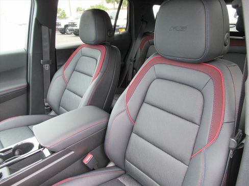 New 2026 Chevrolet Equinox RS w/ Convenience Package III FWD image 17