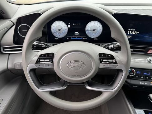 Used 2024 Hyundai Elantra SEL image 12