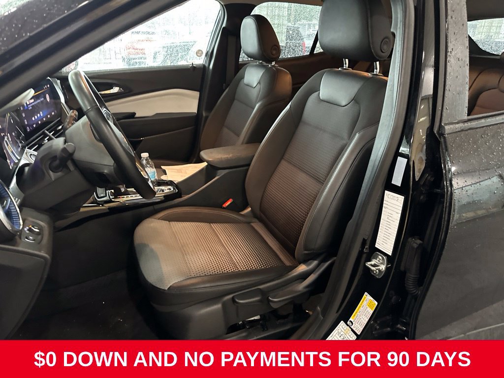 Used 2025 Chevrolet Trax LT w/ LT Convenience Package FWD image 6