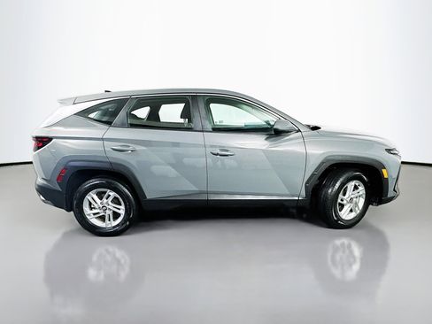 Certified 2025 Hyundai Tucson SE image 8