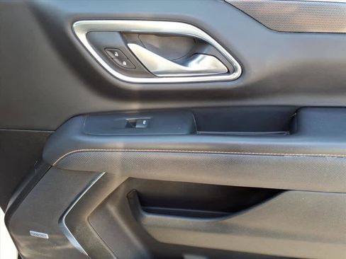 Used 2022 GMC Yukon AT4 w/ AT4 Premium Plus Package image 5