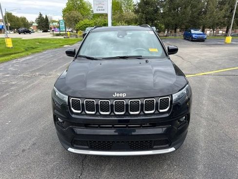 Used 2023 Jeep Compass Limited AWD/4WD image 2