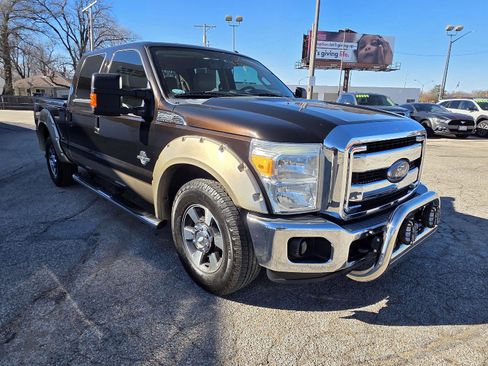 Used 2014 Ford F250 Lariat w/ Lariat Interior Package image 3