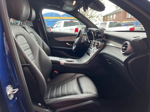Used 2020 Mercedes-Benz GLC 300 4MATIC w/ Driver Assistance Package image 23