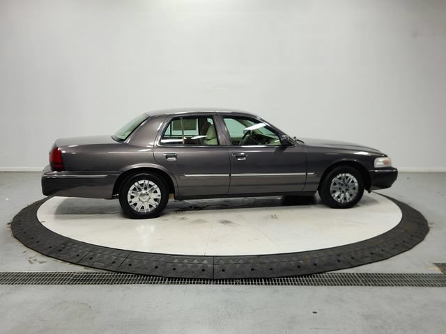 Used 2007 Mercury Grand Marquis GS RWD image 8