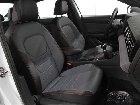 Used 2025 Volkswagen Jetta GLI Autobahn image 16