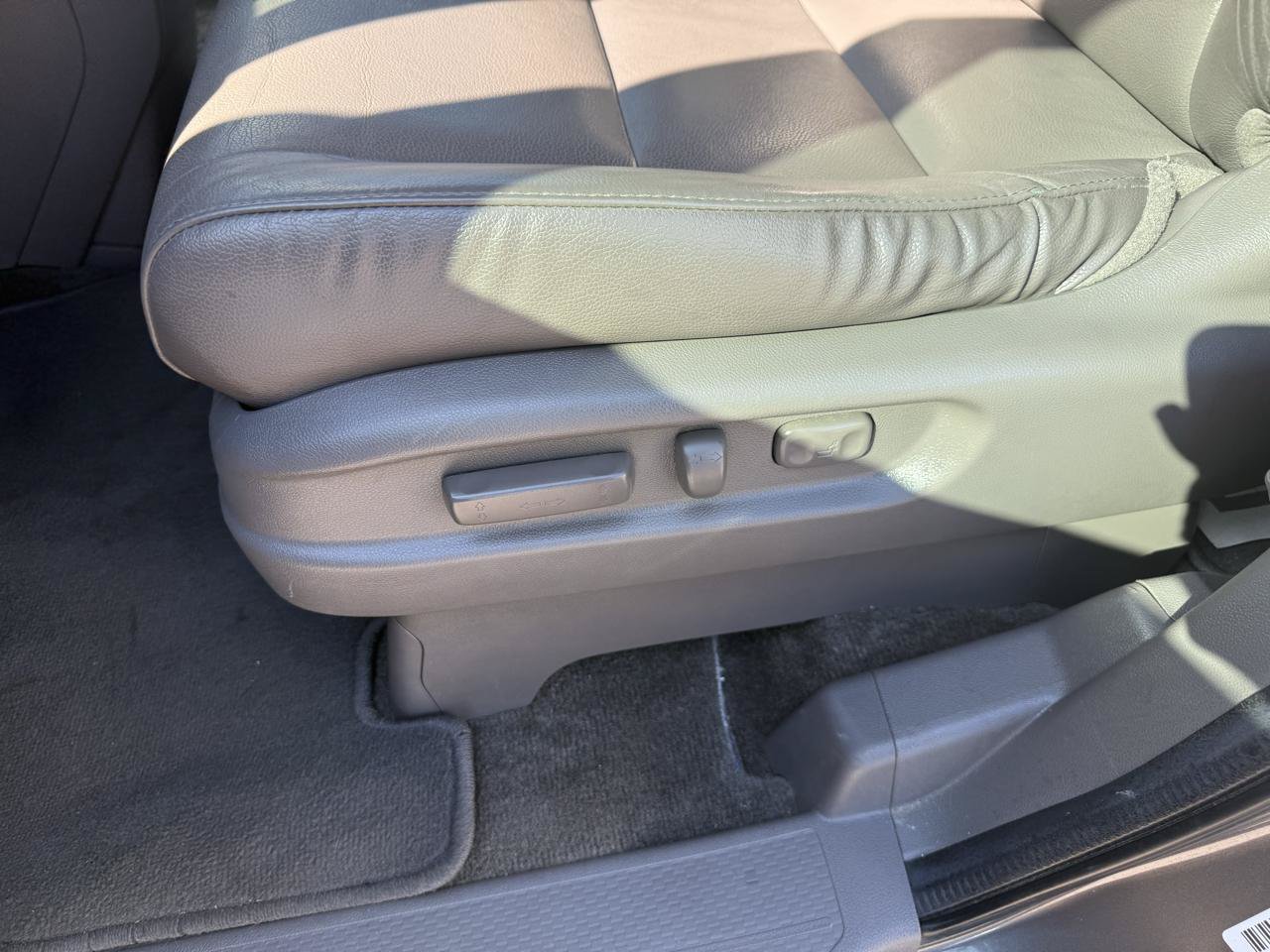 Used 2014 Honda Odyssey EX-L image 12