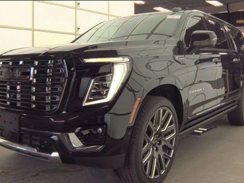Used 2025 GMC Yukon XL Denali Ultimate AWD/4WD image 1