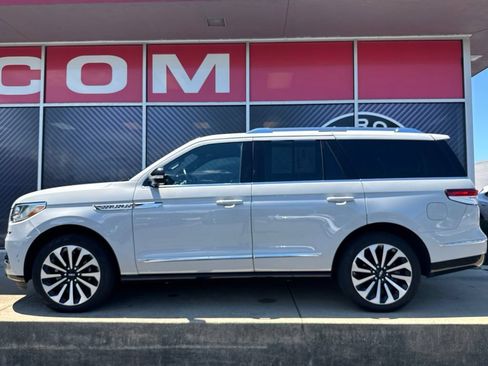 Used 2023 Lincoln Navigator Reserve AWD/4WD image 16