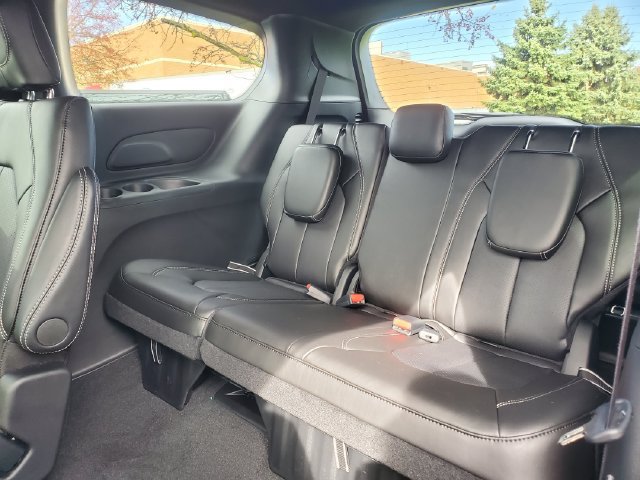 New 2027 Chrysler Pacifica Select FWD image 27