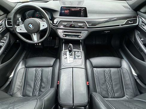 Used 2020 BMW 750i xDrive w/ M Sport Package image 18