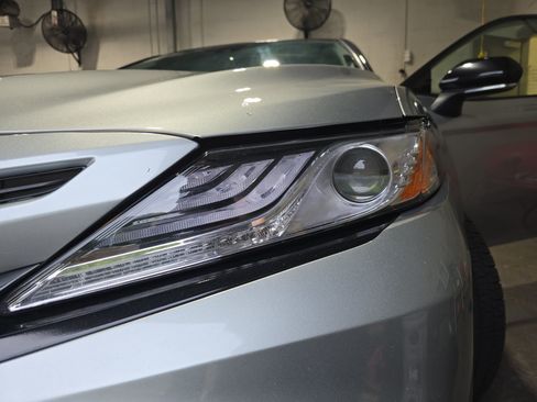 Used 2020 Toyota Camry XSE FWD image 31