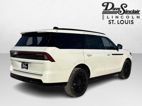 New 2025 Lincoln Navigator Reserve w/ Jet Appearance Package image 5