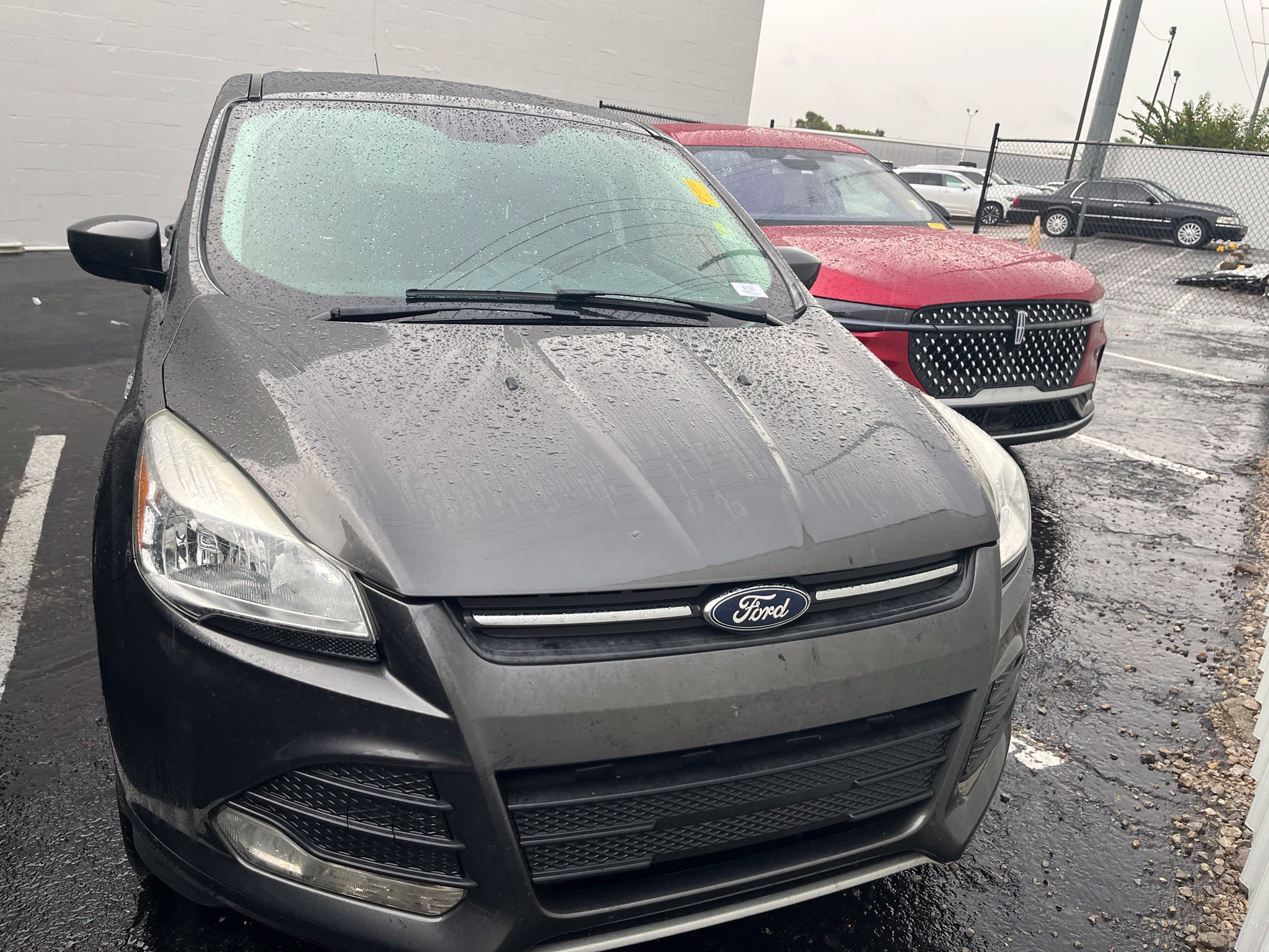 Used 2016 Ford Escape SE FWD image 2