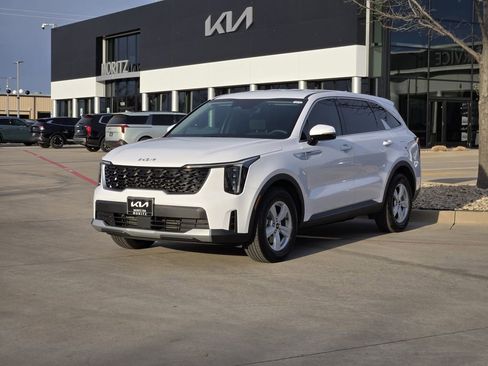 New 2025 Kia Sorento LX FWD image 2
