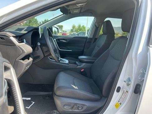 Used 2024 Toyota RAV4 XLE AWD/4WD image 20