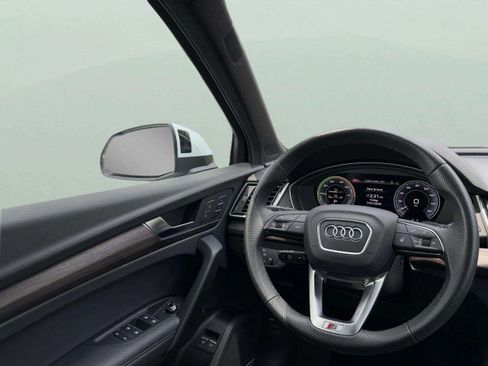 Certified 2025 Audi Q5 e Premium Plus w/ Premium Plus Package AWD/4WD image 13