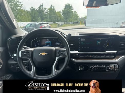Used 2023 Chevrolet Silverado 1500 LT AWD/4WD image 15